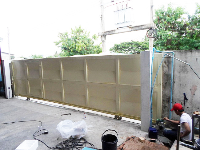 บริษัท แด็ด ออโต้ดอร์ จำกัด ติดตั้งประตูรีโมท